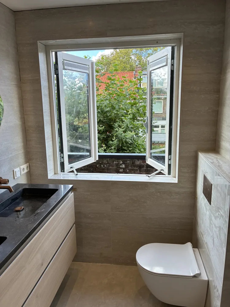 Kozijnen badkamer, foto 4 van 4