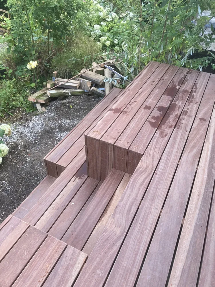 Zitgedeelte in de tuin, foto 7 van 8